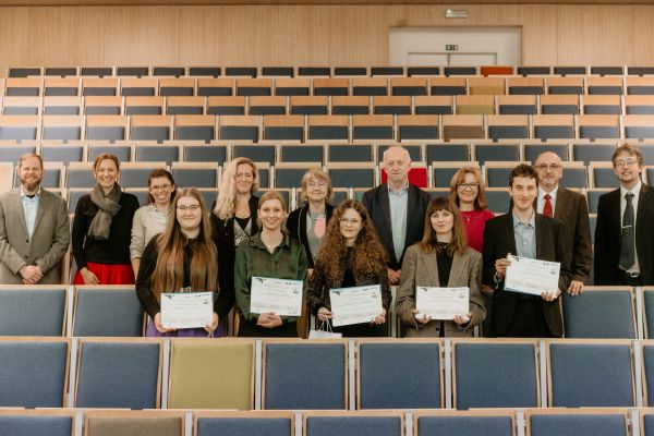 Vítězové zleva: Kateřina Moravcová, Eliška Stříbrská, Kateřina Knězů, Bernadeta Baroková, David Chytil. Foto: archiv Czech Envi Thesis