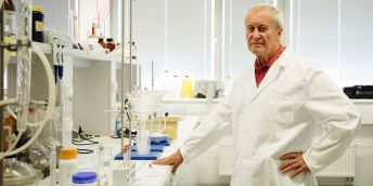 Pokud budeme vyrábět bionaftu z odpadních tuků a olejů, může být její výroba rentabilní, říká profesor Karel Kolomazník ze zlínské univerzity.
